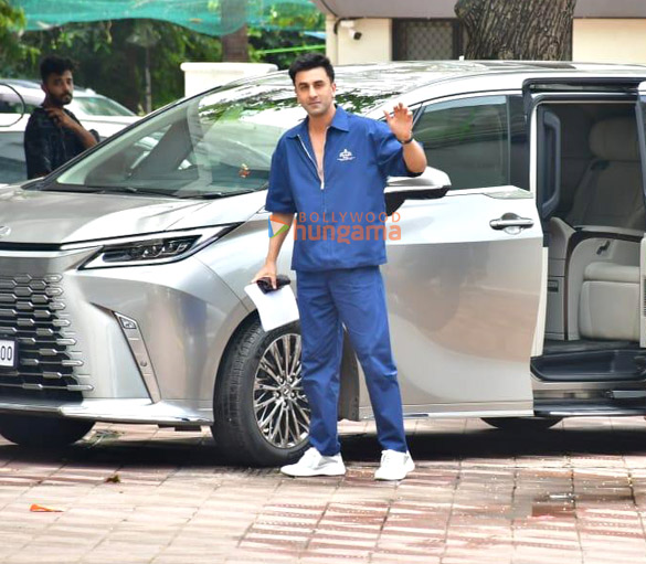 Photos: Ranbir Kapoor snapped at Sanjay Leela Bhansali’s house in Versova