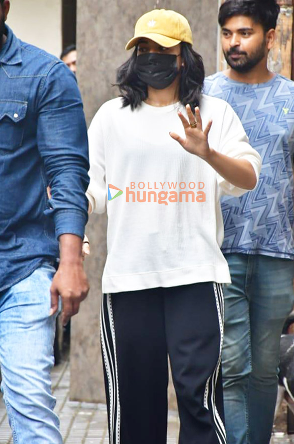 Photos: Rashmika Mandanna snapped in Juhu Photos: Rashmika Mandanna snapped in Juhu