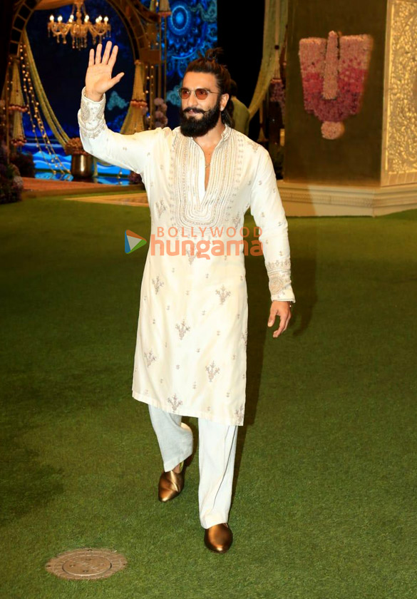 photos sanjay dutt ranveer singh janhvi kapoor and others attend anant ambani and radhika merchants mehendi ceremony 4