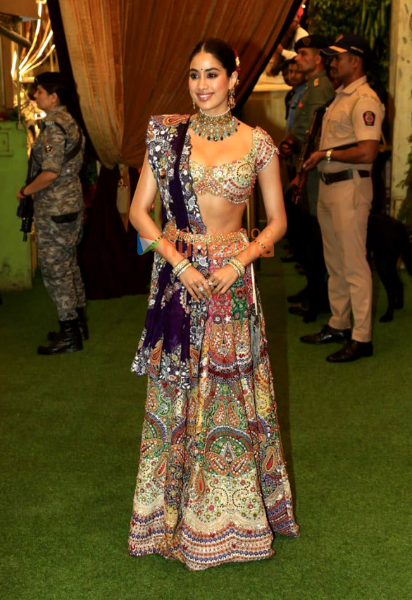 photos sanjay dutt ranveer singh janhvi kapoor and others attend anant ambani and radhika merchants mehendi ceremony 8