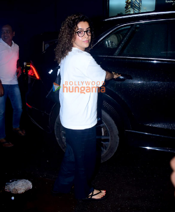 photos sanya malhotra snapped in bandra 5 2
