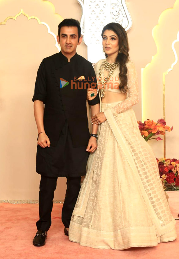 photos shah rukh khan salman khan aishwarya rai bachchan amitabh bachchan janhvi kapoor ananya panday john cena sara ali khan and others attend the wedding ceremony of anant ambani and radhika 12