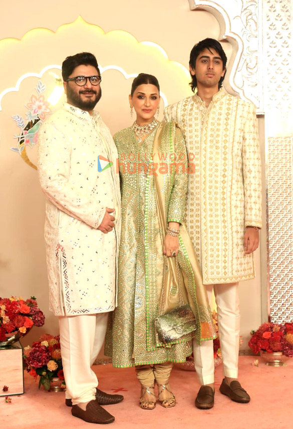 photos shah rukh khan salman khan ananya panday john cena sara ali khan and others attend the wedding ceremony of anant ambani and radhika merchant 1123 8 photos shah rukh khan salman khan ananya panday john cena sara ali khan and others attend the wedding ceremony of anant ambani and radhika merchant 1123 8