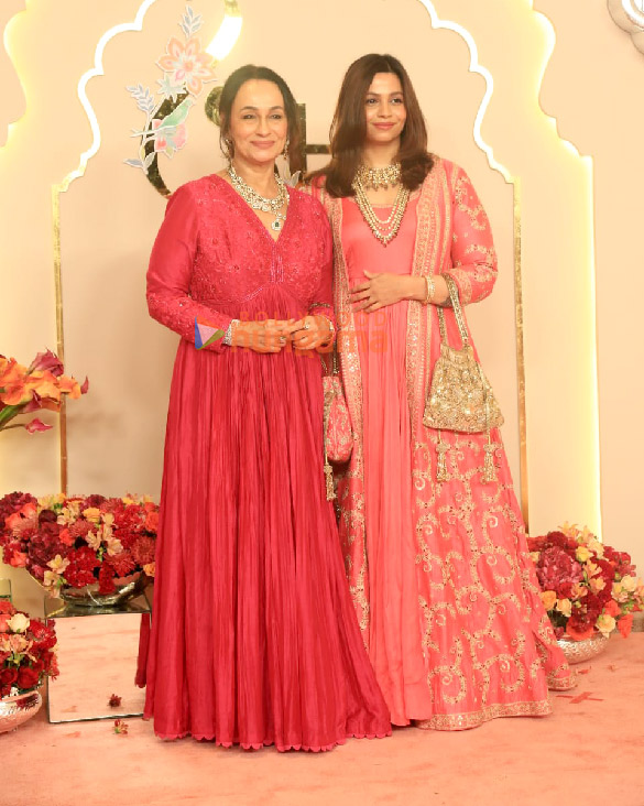 photos shah rukh khan salman khan ananya panday john cena sara ali khan and others attend the wedding ceremony of anant ambani and radhika merchant 1137 3 photos shah rukh khan salman khan ananya panday john cena sara ali khan and others attend the wedding ceremony of anant ambani and radhika merchant 1137 3