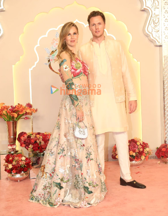 photos shah rukh khan salman khan ananya panday john cena sara ali khan and others attend the wedding ceremony of anant ambani and radhika merchant 1145 1 photos shah rukh khan salman khan ananya panday john cena sara ali khan and others attend the wedding ceremony of anant ambani and radhika merchant 1145 1