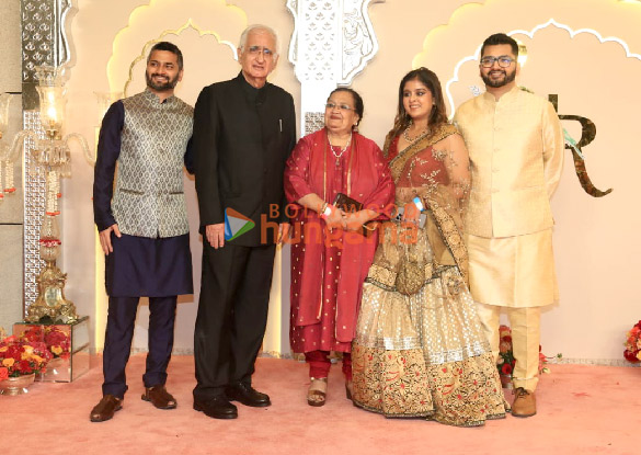 photos shah rukh khan salman khan ananya panday john cena sara ali khan and others attend the wedding ceremony of anant ambani and radhika merchant 1489 6