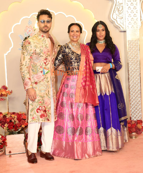 photos shah rukh khan salman khan ananya panday john cena sara ali khan and others attend the wedding ceremony of anant ambani and radhika merchant 905 2 photos shah rukh khan salman khan ananya panday john cena sara ali khan and others attend the wedding ceremony of anant ambani and radhika merchant 905 2