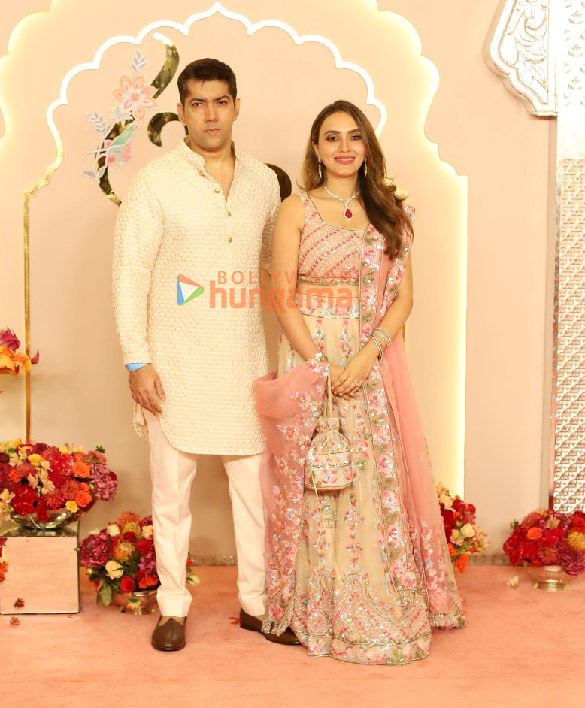 photos shah rukh khan salman khan ananya panday john cena sara ali khan and others attend the wedding ceremony of anant ambani and radhika merchant 9100 1 photos shah rukh khan salman khan ananya panday john cena sara ali khan and others attend the wedding ceremony of anant ambani and radhika merchant 9100 1