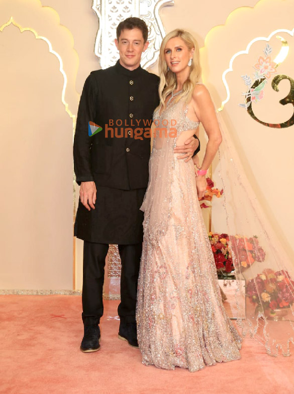 photos shah rukh khan salman khan ananya panday john cena sara ali khan and others attend the wedding ceremony of anant ambani and radhika merchant 947 6 photos shah rukh khan salman khan ananya panday john cena sara ali khan and others attend the wedding ceremony of anant ambani and radhika merchant 947 6
