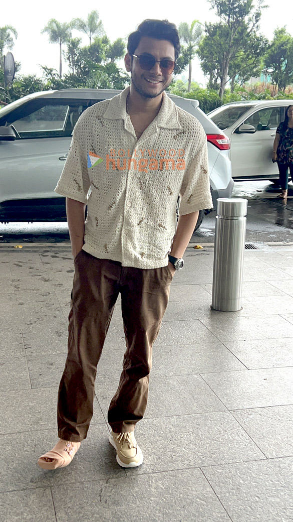 photos shilpa shetty sobhita dhulipala karan johar and others snapped at the airport 1