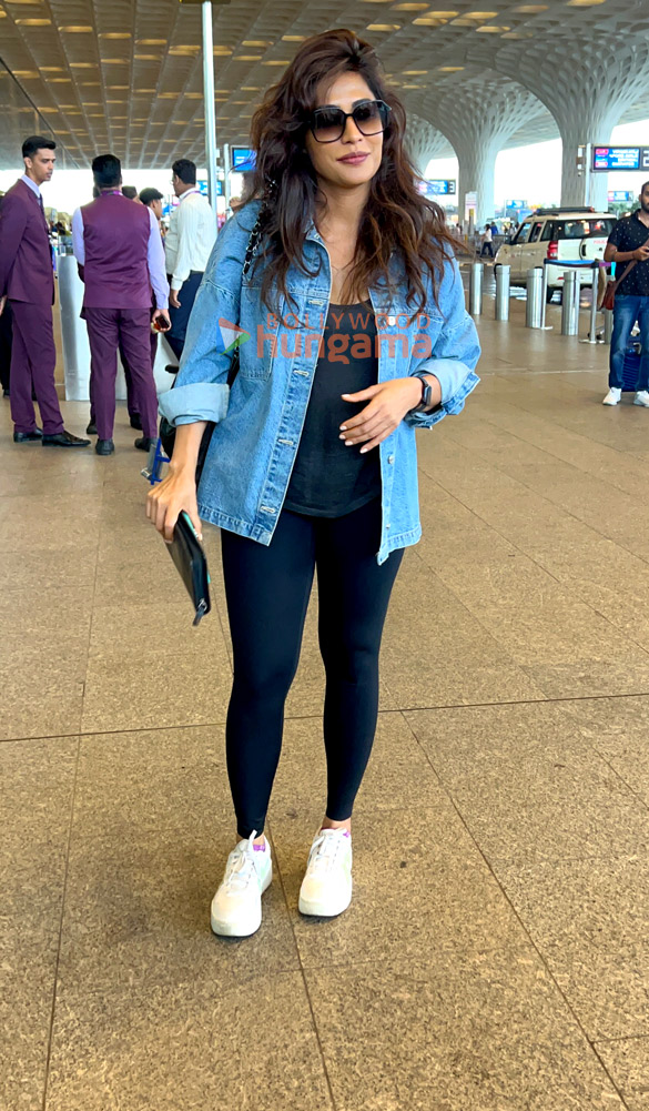 photos sonu sood and chitrangda singh snapped at the airport 2