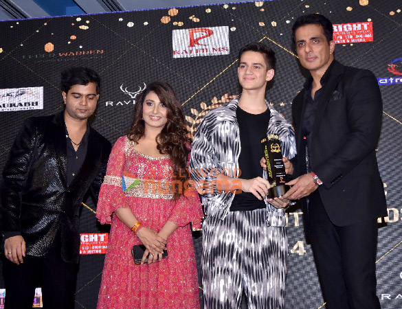photos sonu sood and others attend bollywoods iconic achievement awards 2024 4