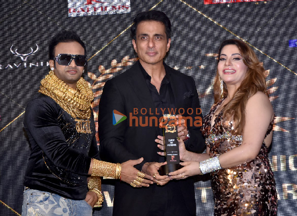 photos sonu sood and others attend bollywoods iconic achievement awards 2024 7