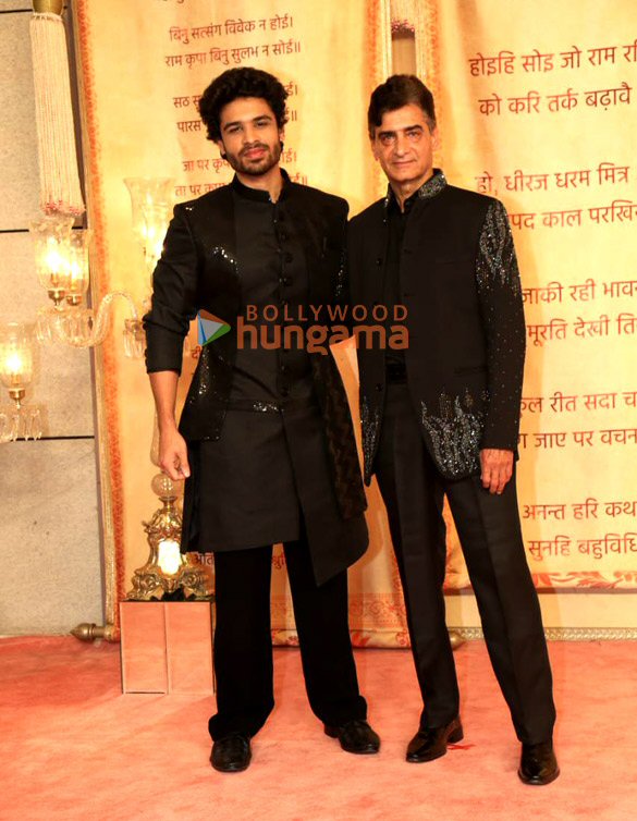 photos tiger shroff sunny deol and others attend anant ambani and radhika merchants wedding reception 4