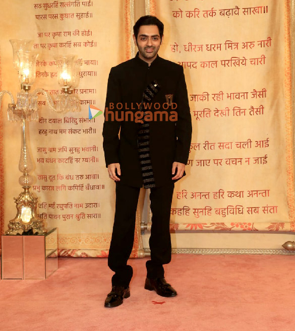 photos tiger shroff sunny deol and others attend anant ambani and radhika merchants wedding reception 41