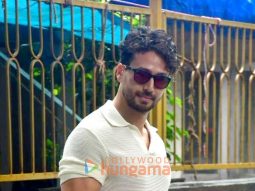 Photos: Tiger Shroff snapped in Juhu