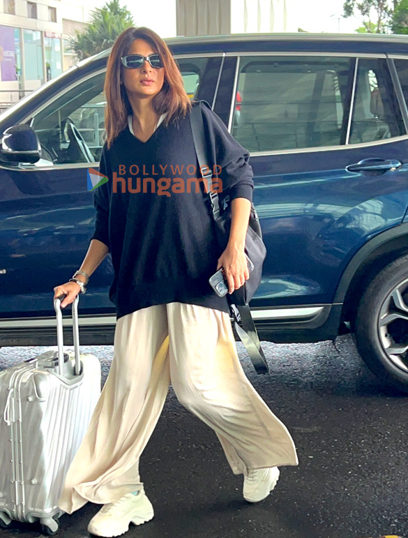 photos urvashi rautela arbaaz khan sshura khan and others snapped at the airport 3