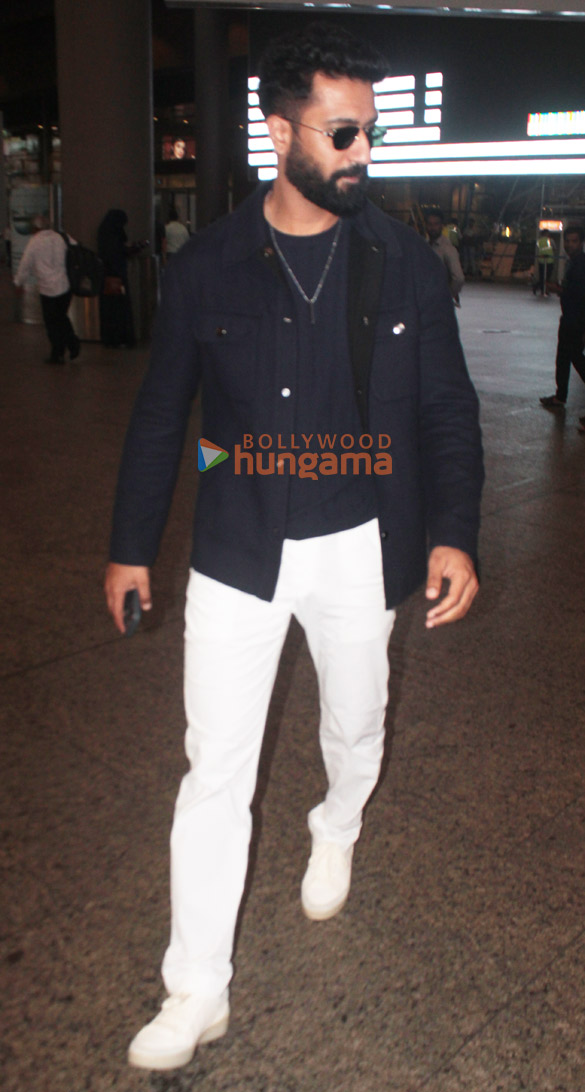 photos vicky kaushal and ammy virk snapped at the airport 6