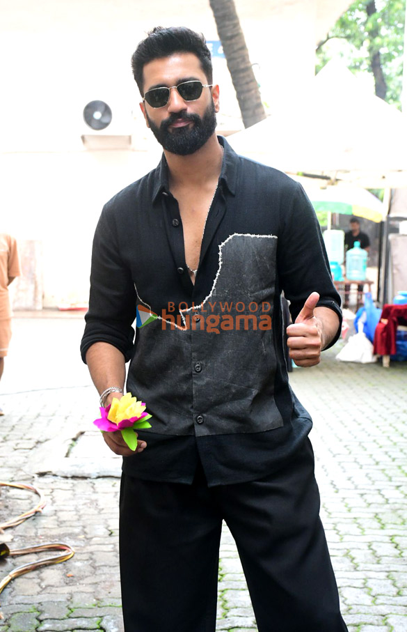 photos vicky kaushal snapped outside mehboob studios 1