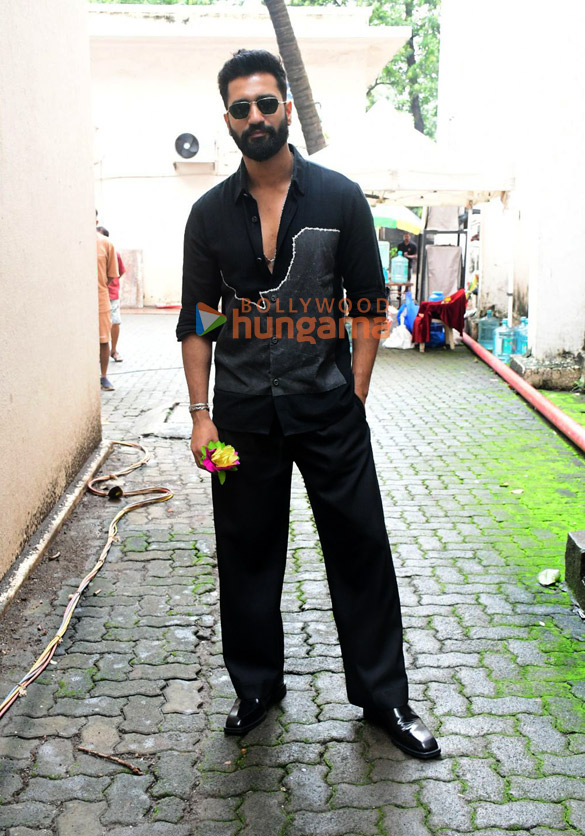 photos vicky kaushal snapped outside mehboob studios 2