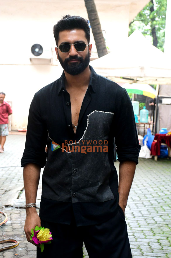 photos vicky kaushal snapped outside mehboob studios 4