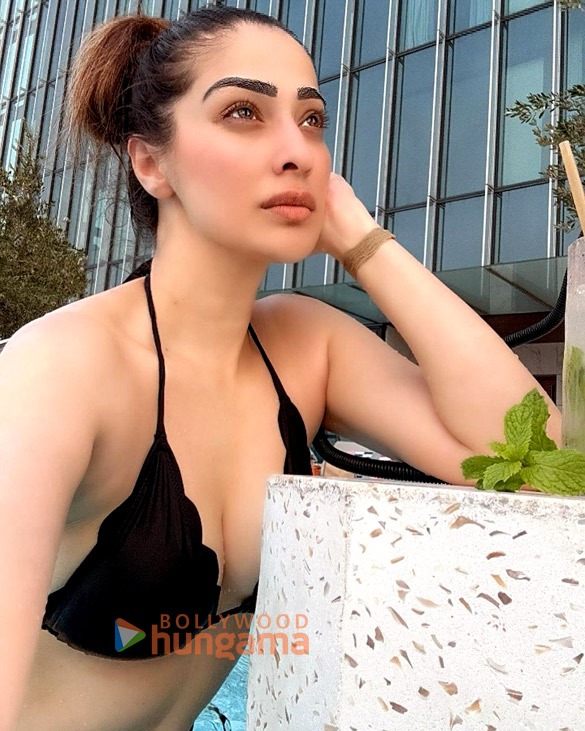 raai laxmi 2 13