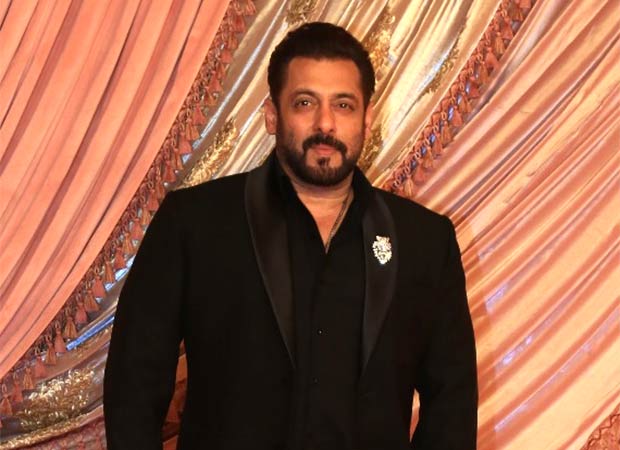 Salman Khan sets the stage on fire at Anant Ambani's sangeet with electrifying performance, Ranveer Singh dances to No Entry track