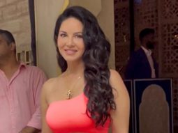 She’s the centre of attraction for sure! Sunny Leone