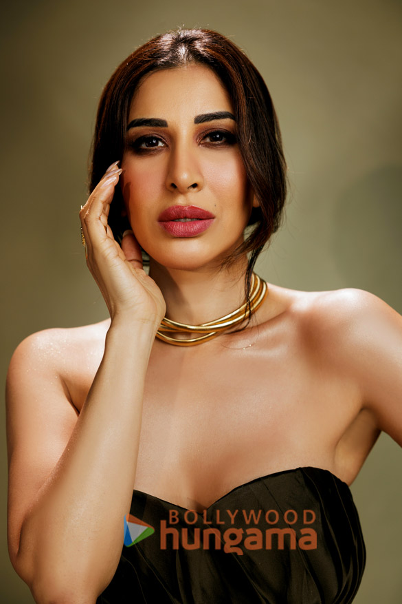 sophie choudry 22 3