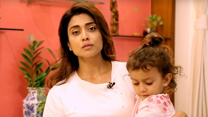 Mother-Daughter Special! What Shriya Saran Eats In A Day | Diet | Fitness | Lifestyle Mother-Daughter Special! What Shriya Saran Eats In A Day | Diet | Fitness | Lifestyle