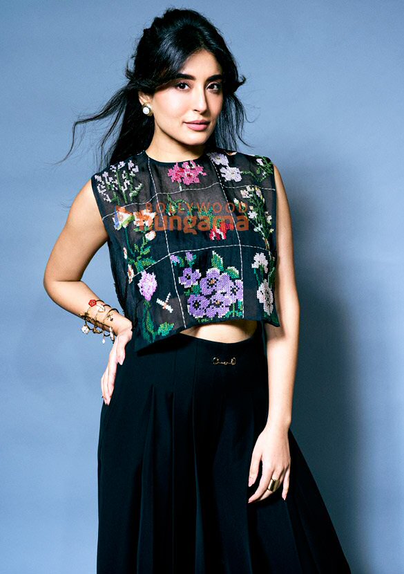 kritika kamra 7 6