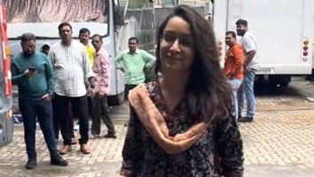 No makeup look is the best! Shraddha Kapoor gets clicked