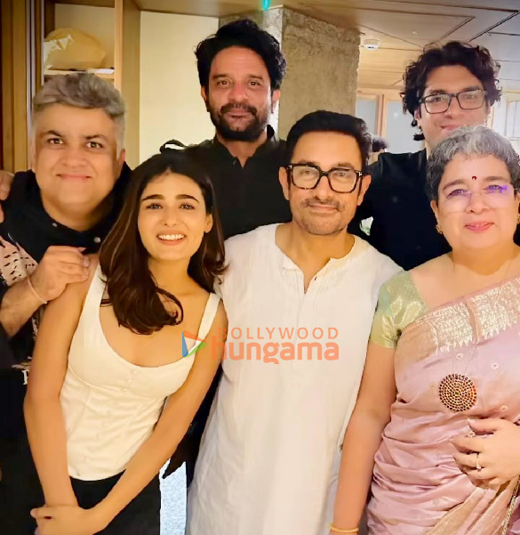 photos aamir khan reena dutta and maharaj cast snapped at success bash 1