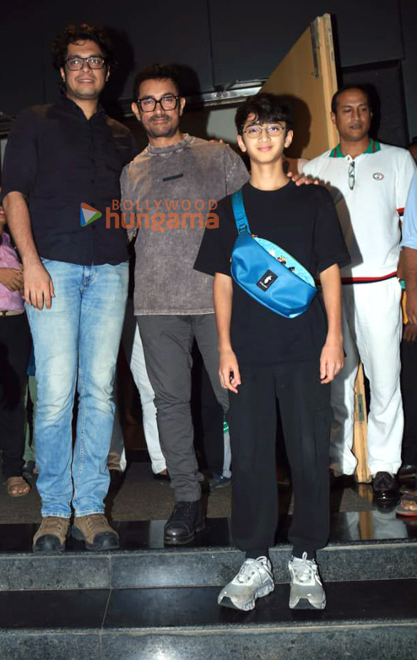 Photos: Aamir Khan snapped with sons Junaid and Azad in Bandra Photos: Aamir Khan snapped with sons Junaid and Azad in Bandra