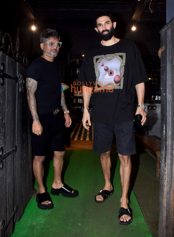 photos aditya roy kapur snapped at a salon 1