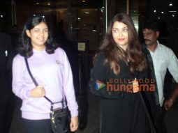 Photos: Aishwarya Rai Bachchan and Aaradhya Bachchan snapped at the airport