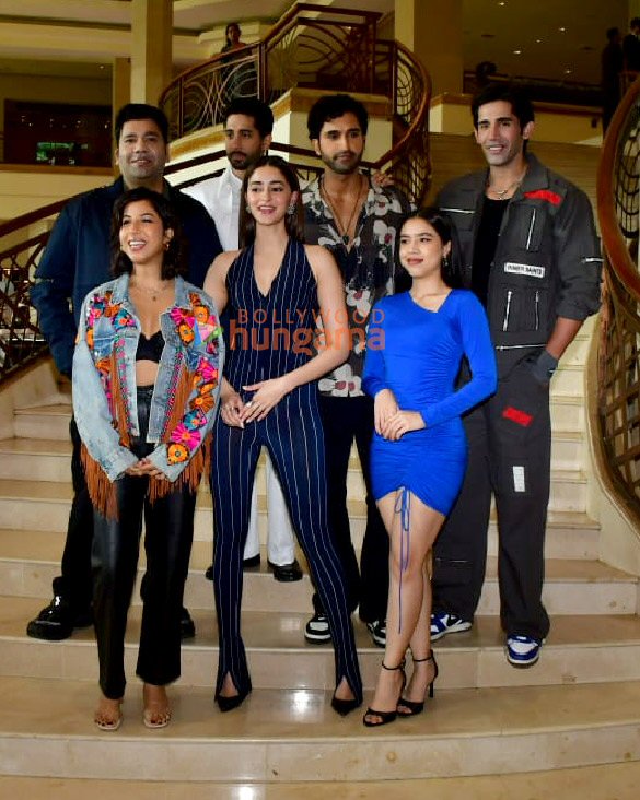 photos ananya panday and team of call me bae snapped during promotions with uorfi javed 3
