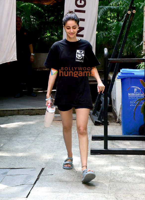 photos ananya panday snapped outside the gym in bandra 1