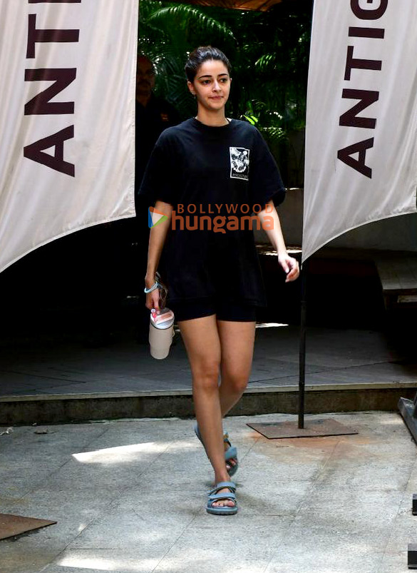 photos ananya panday snapped outside the gym in bandra 5