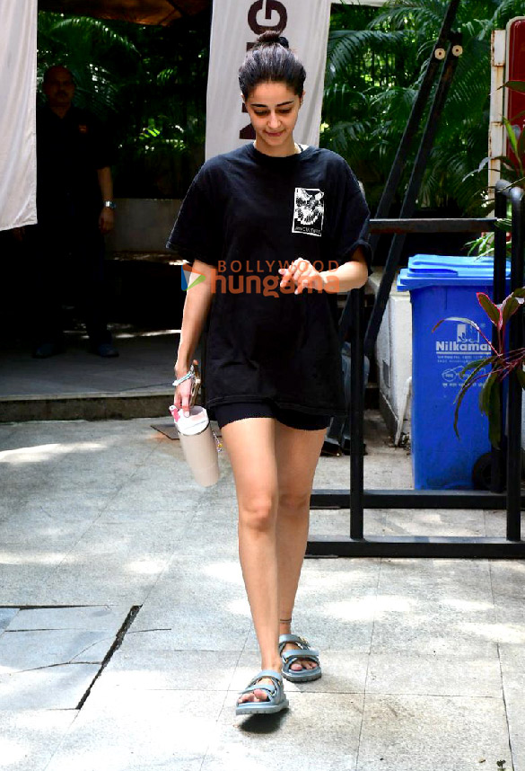 photos ananya panday snapped outside the gym in bandra 6