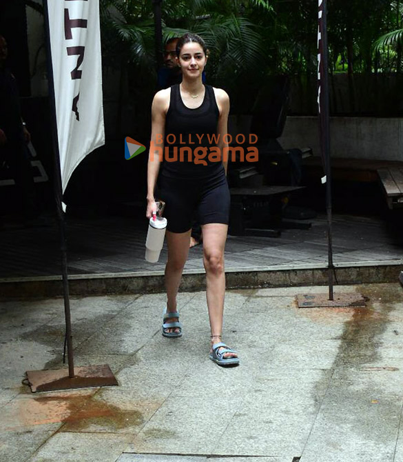 photos ananya panday snapped outside the gym in pali hill 5
