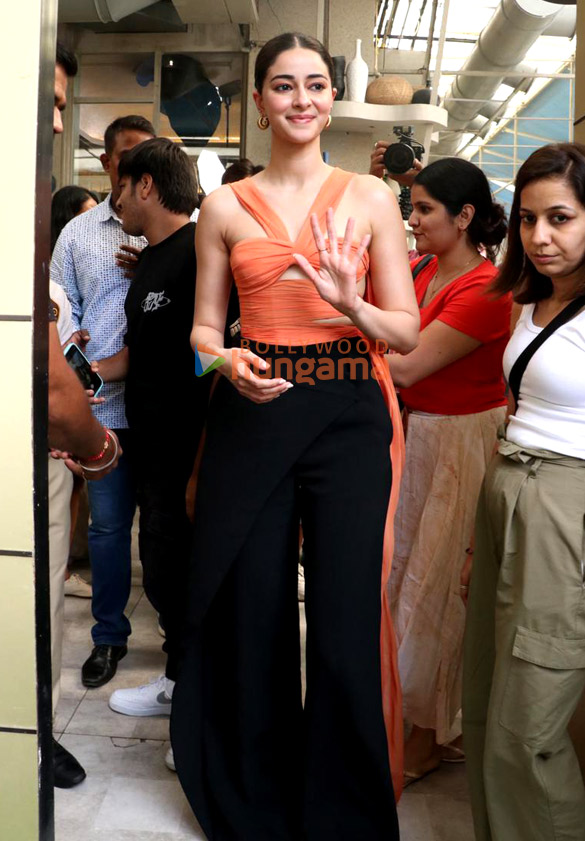 photos ananya pandey snapped in andheri 2