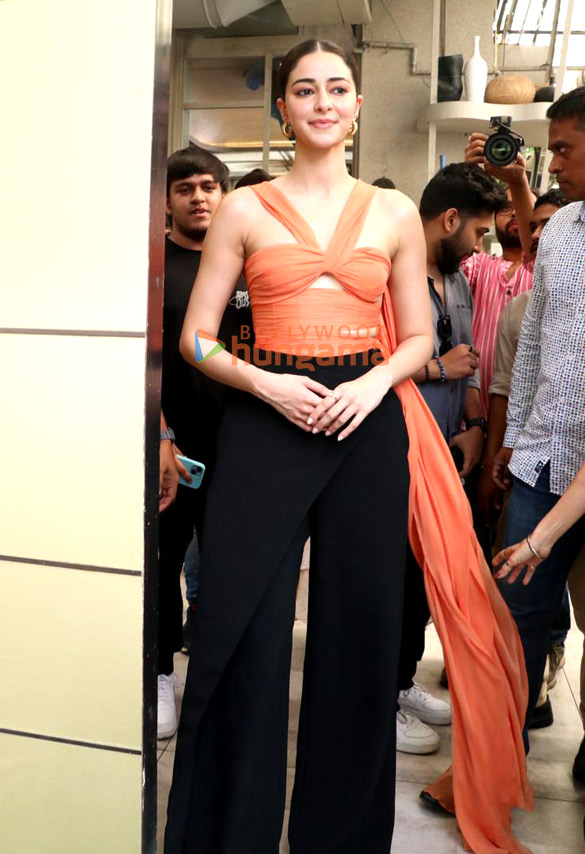 photos ananya pandey snapped in andheri 4