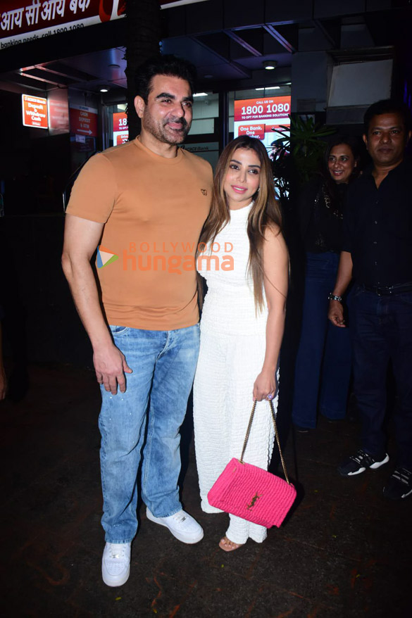 photos arbaaz khan and sshura khan snapped in bandra 5
