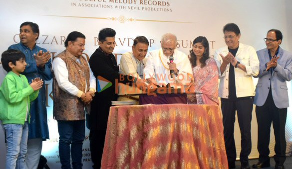 photos gulzar singer sumeet tappoo and others attend the album launch of dil pareshan karta hai 5