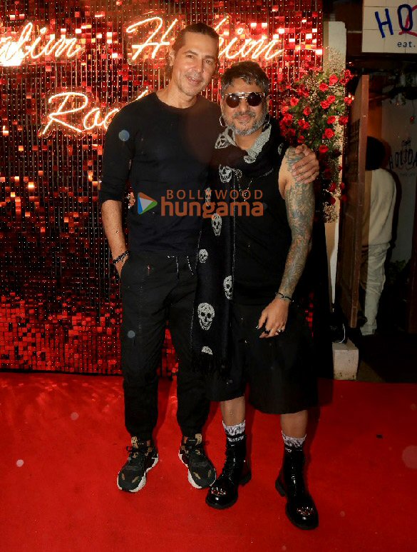 photos hrithik roshan aftab shivdasani tusshar kapoor and others were snapped at aalim hakims birthday bash 20