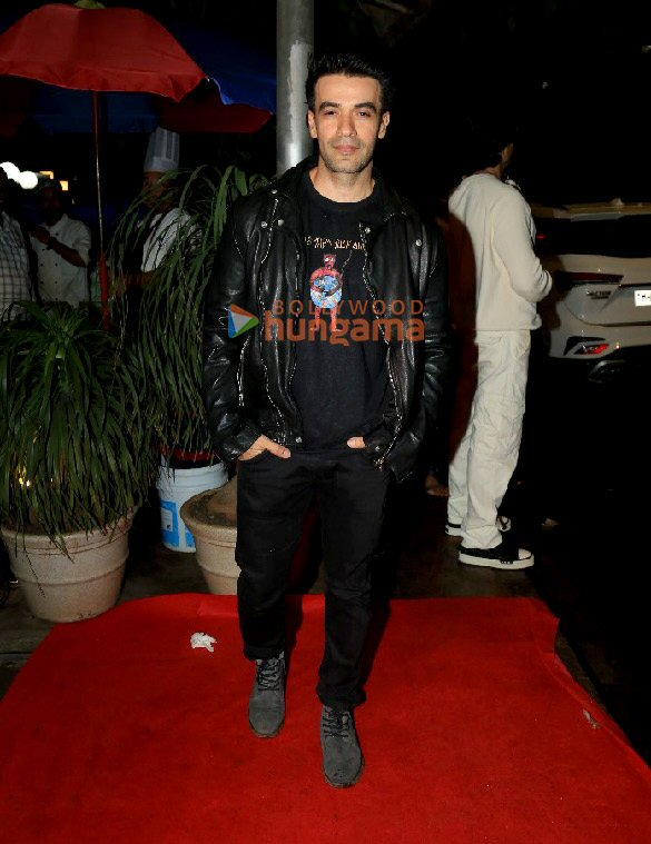 photos hrithik roshan aftab shivdasani tusshar kapoor and others were snapped at aalim hakims birthday bash 21