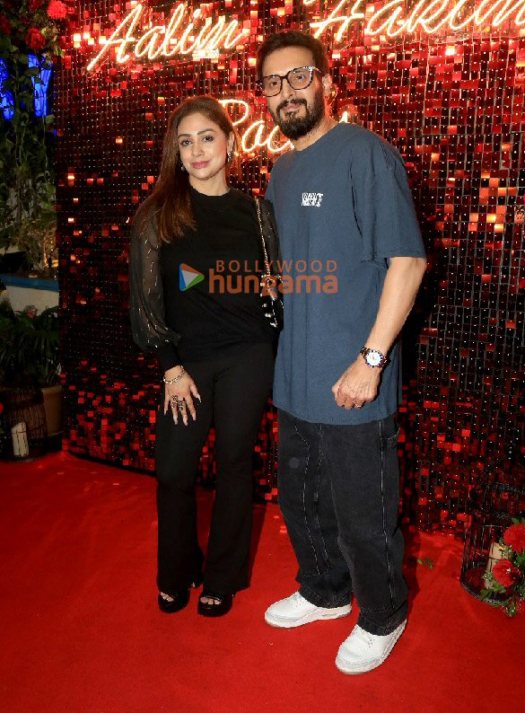 photos hrithik roshan aftab shivdasani tusshar kapoor and others were snapped at aalim hakims birthday bash 31