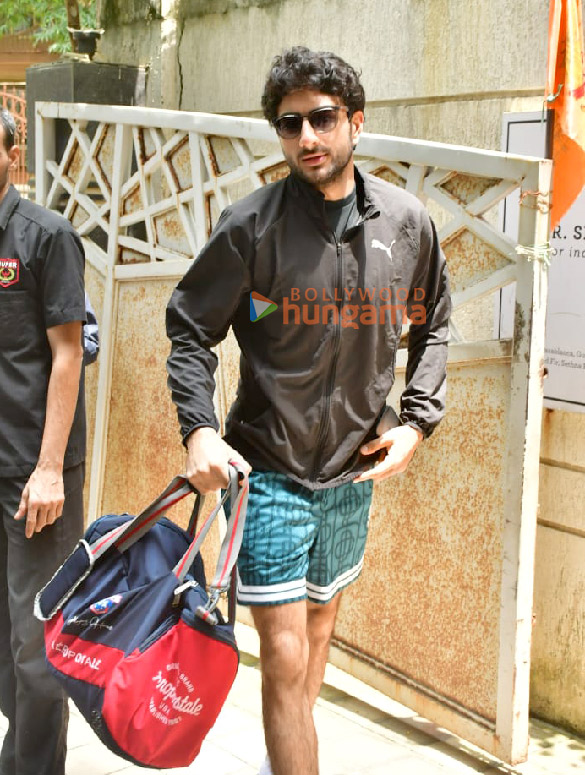 photos ibrahim ali khan snapped in juhu 3 3