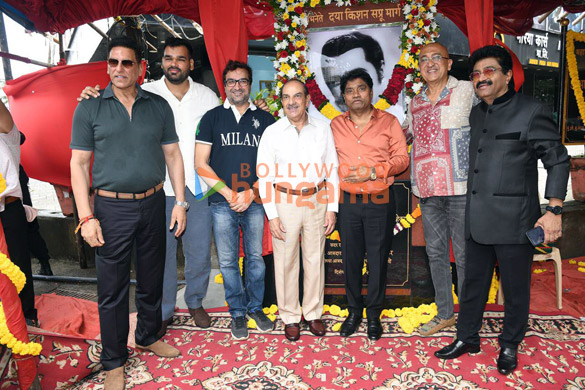 photos jackie shroff johny lever poonam dhillon and others grace the inauguration of late shri daya kishan sapru marg in andheri 10